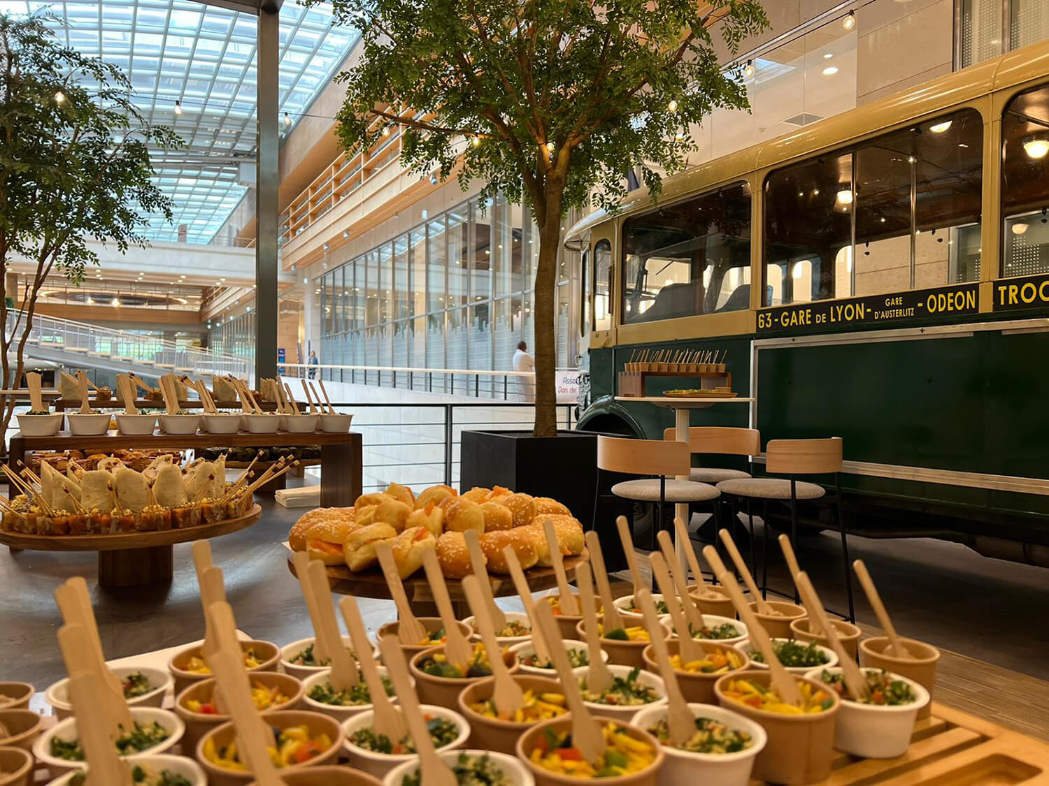 Service traiteur avec des verrines, des tapas au coeur d'un bel espace de séminaire : le Business Center