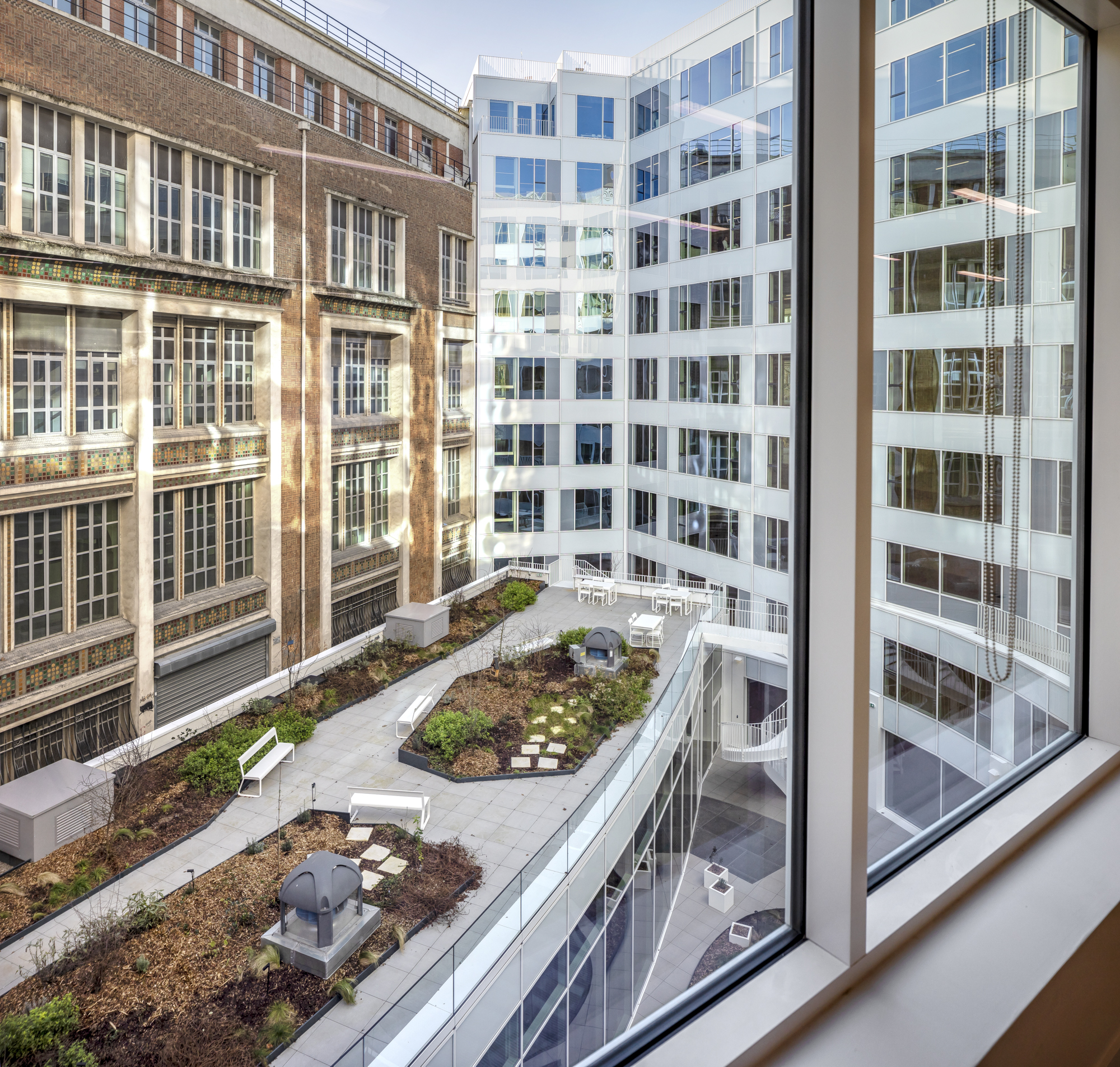 Rooftop en haut d'un immeuble de bureaux à Paris